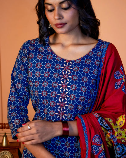 Miras - The Indigo & Crimson Kurti Set with Applique Dupatta